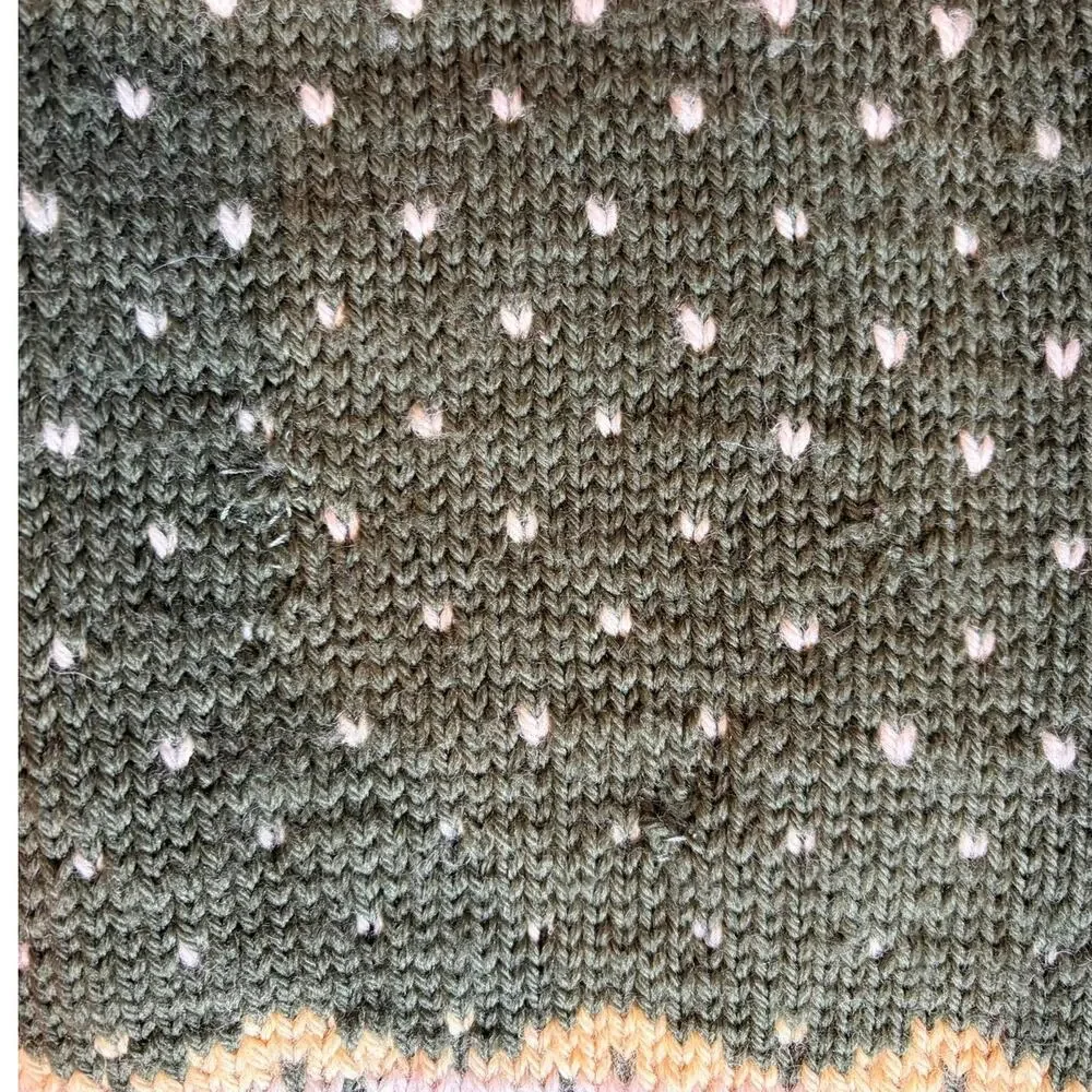 Possibly DALE OF NORWAY Fair Isle Sweater MEDIUM Green Reindeer Pattern Wool